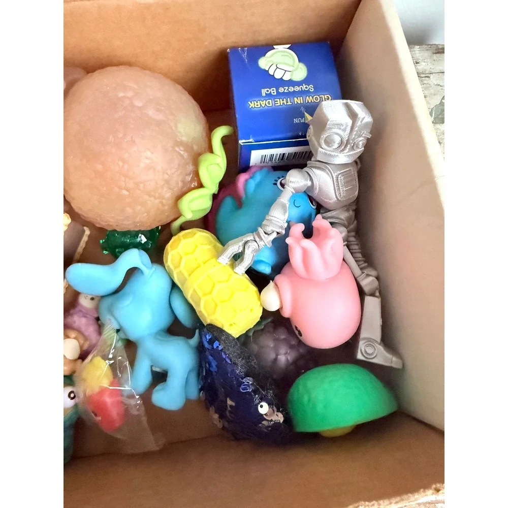 Mixed Sensory Fidget Toy Lot Squishies Glow in the Dark Ball Mochi 2lb 14oz - Picture 4 of 5